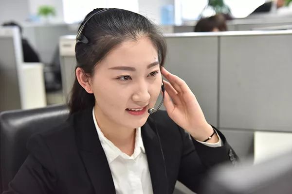 工行客服热线：95588，为您提供24小时贴心服务