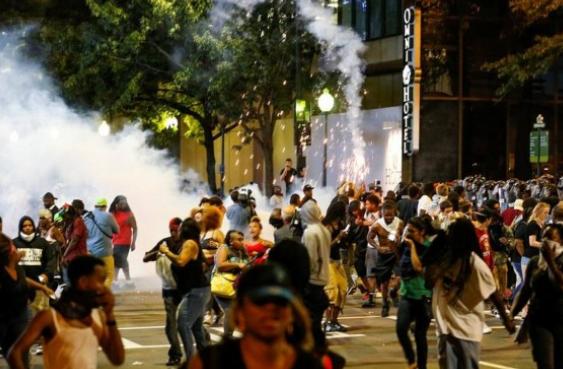 白人歧视黑人，黑人歧视华人，为何全世界只关注黑人被歧视？