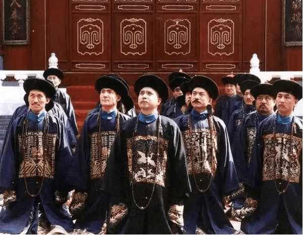 主子指甲长得能当凶器了怎么办？