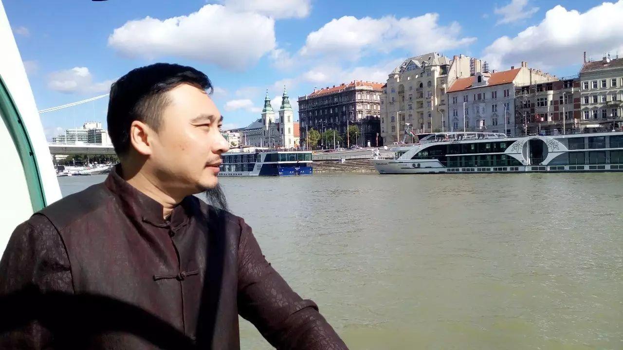 在布达佩斯生活必须加入华人论坛吗？