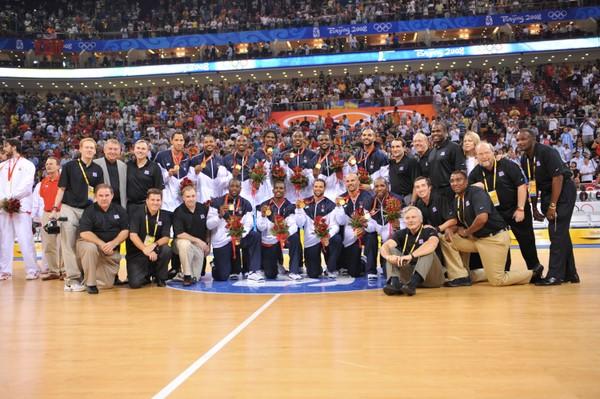 科比妻子晒全家福 背后藏着哪些不为人知的育儿密码？