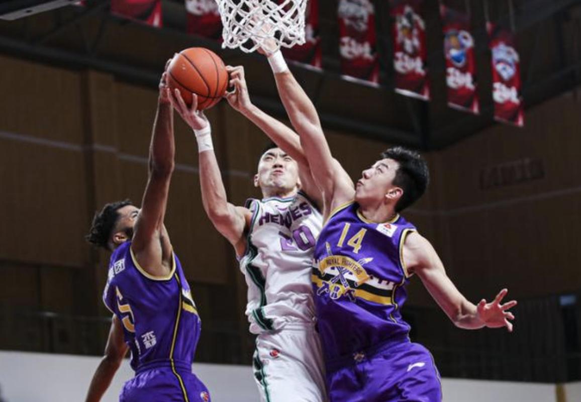 CBA赛事视频：回顾精彩瞬间，深入剖析赛事整体形势