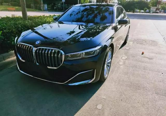 宝马760Li视频解析:百万豪车到底值不值?实测省XX万购车避坑指南 宝马760Li视频解析:百万豪车到底值不值?实测省XX万购车避坑指南