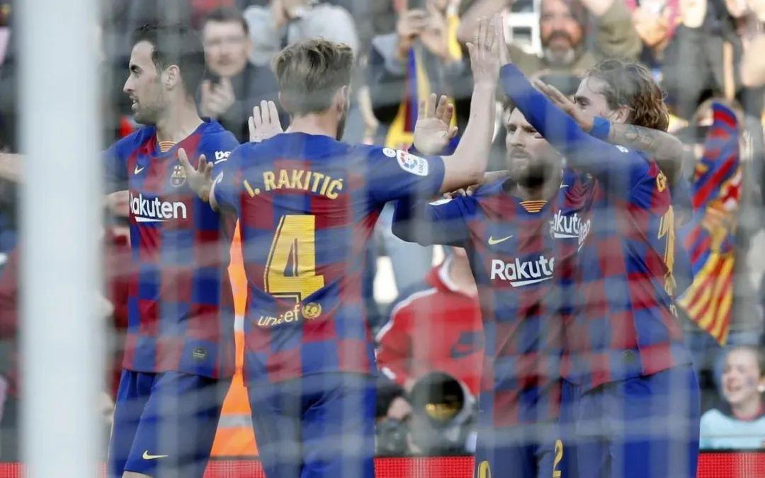 2009年欧冠决赛巴萨怎么把曼联按在地上摩擦？