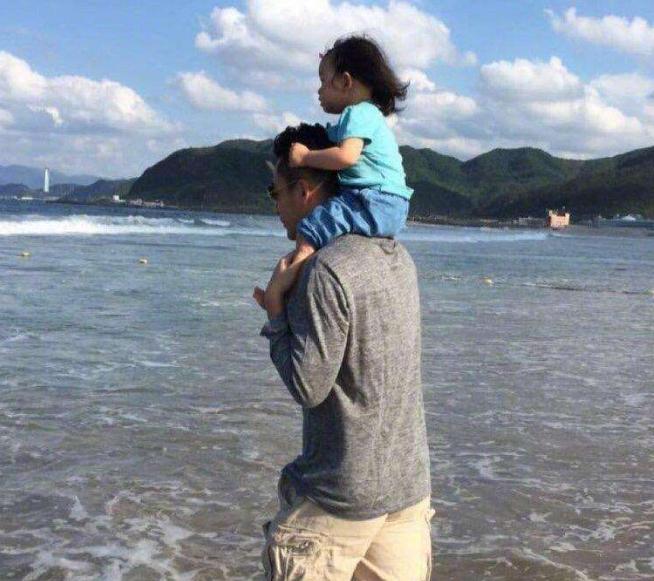 为什么明星取名都爱用 玥 这个字？