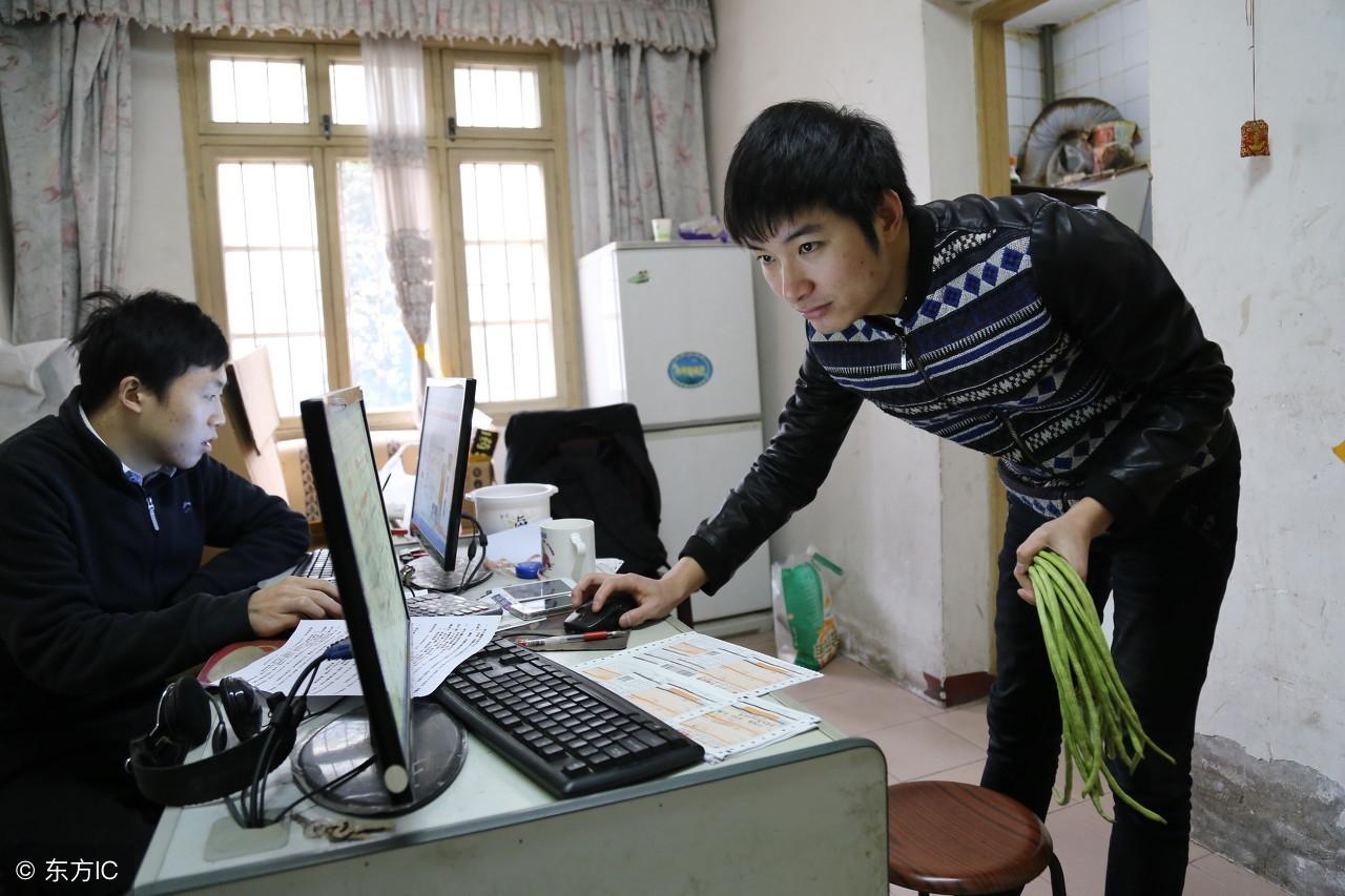 怎样开网店流程步骤（简述网上开店的具体步骤）