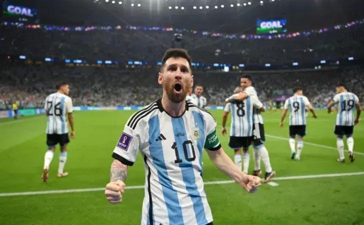 墨西哥拳王为啥突然向梅西低头道歉？