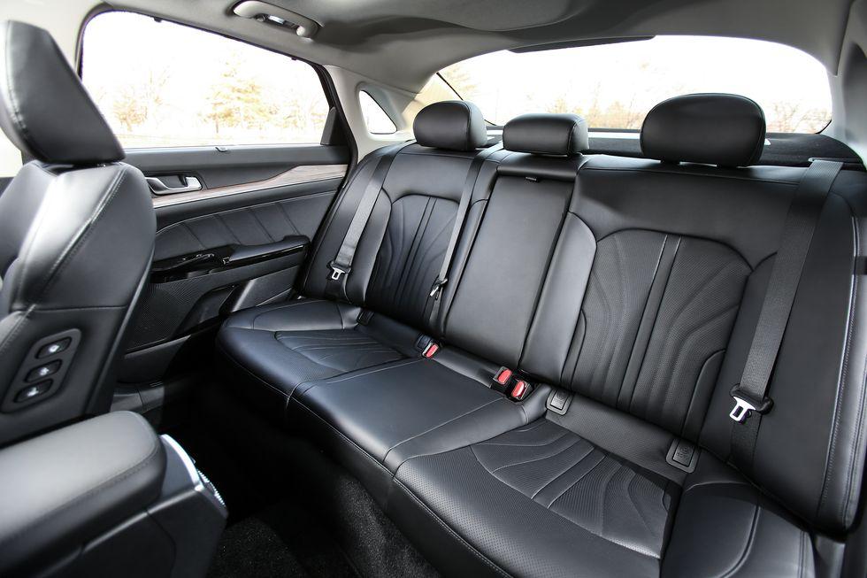 起亚Optima进化史揭秘，中高级轿车市场的破局者，混动版为何成为新宠？