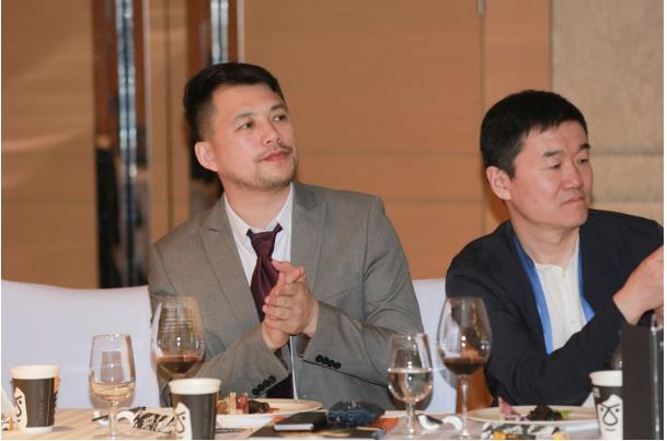 在爱荷华生活如何快速找到靠谱华人圈？