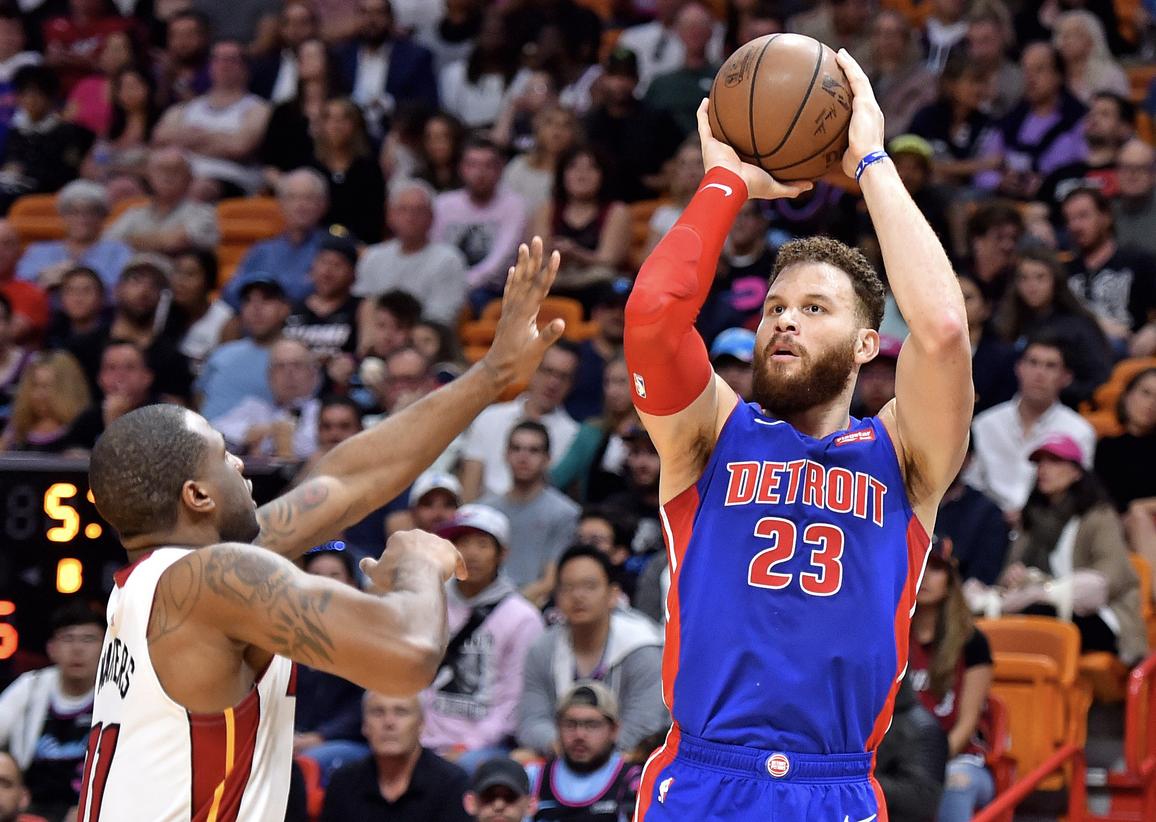 刚入坑NBA 2K6怎么玩才能不挨虐？