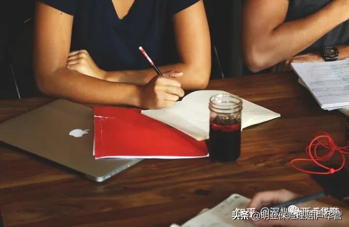 入职保险经纪人，没有客户怎么办？_保险经纪行人没有底薪压力大_入职保险经纪公司