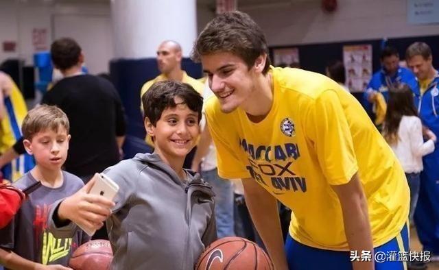 勇士队新赛季13人大名单藏着哪些秘密武器? 勇士队新赛季13人大名单藏着哪些秘密武器?