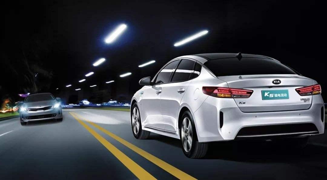 梦见鼻子一直出血预示什么？2025年三大隐喻与化解指南