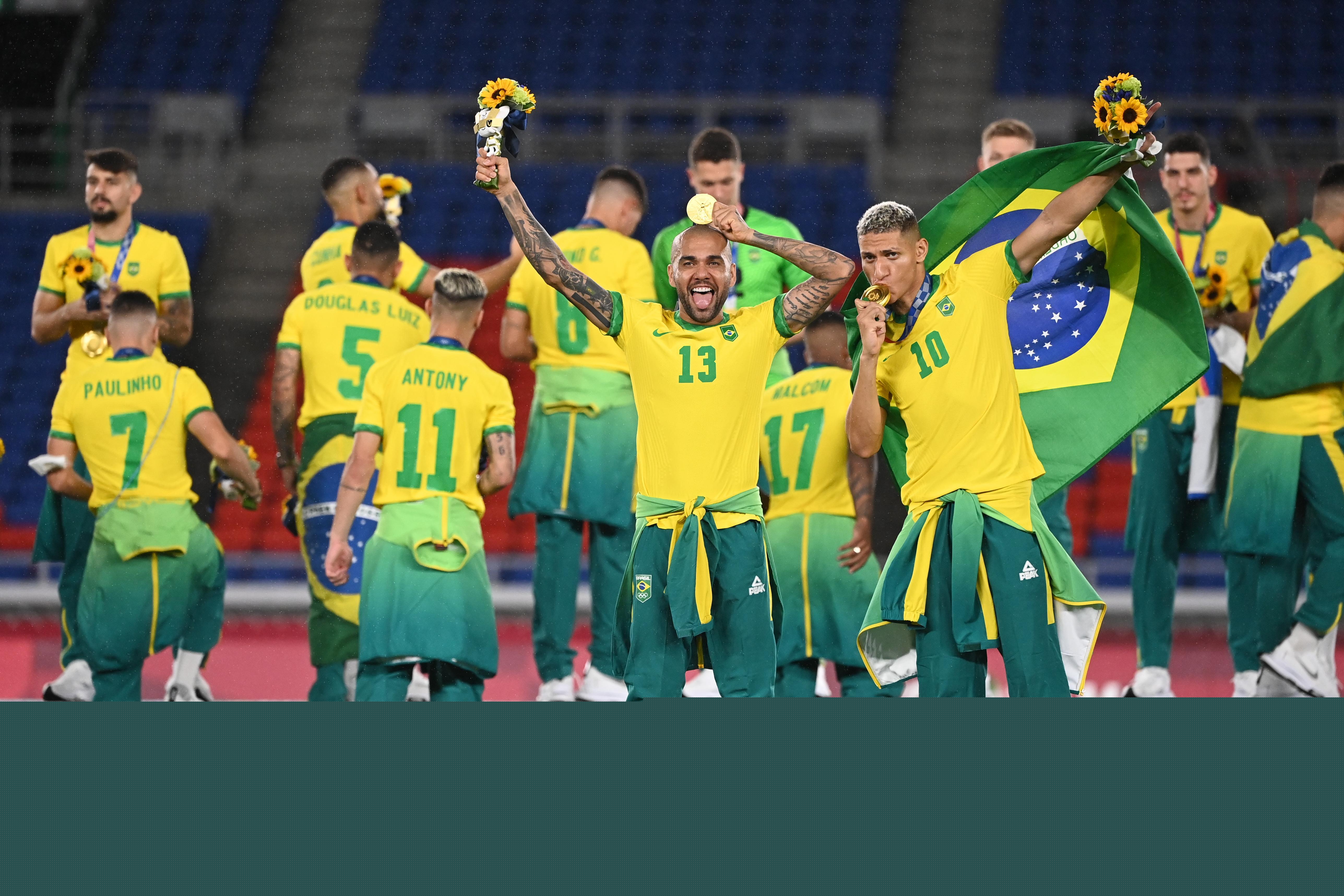 巴西队为什么总能把智利队按在地上摩擦？