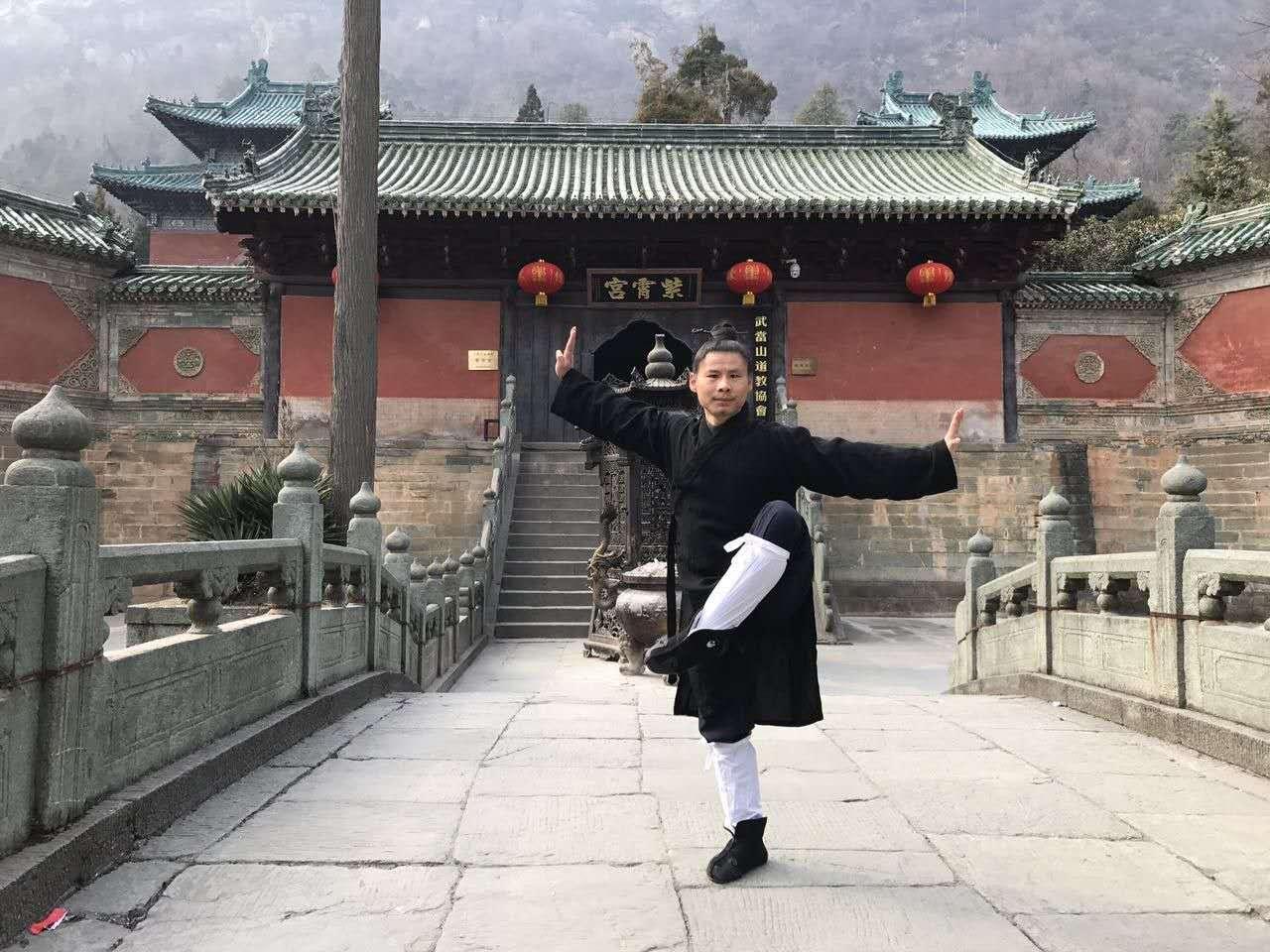 在泰国找工作必须注册华人论坛吗？