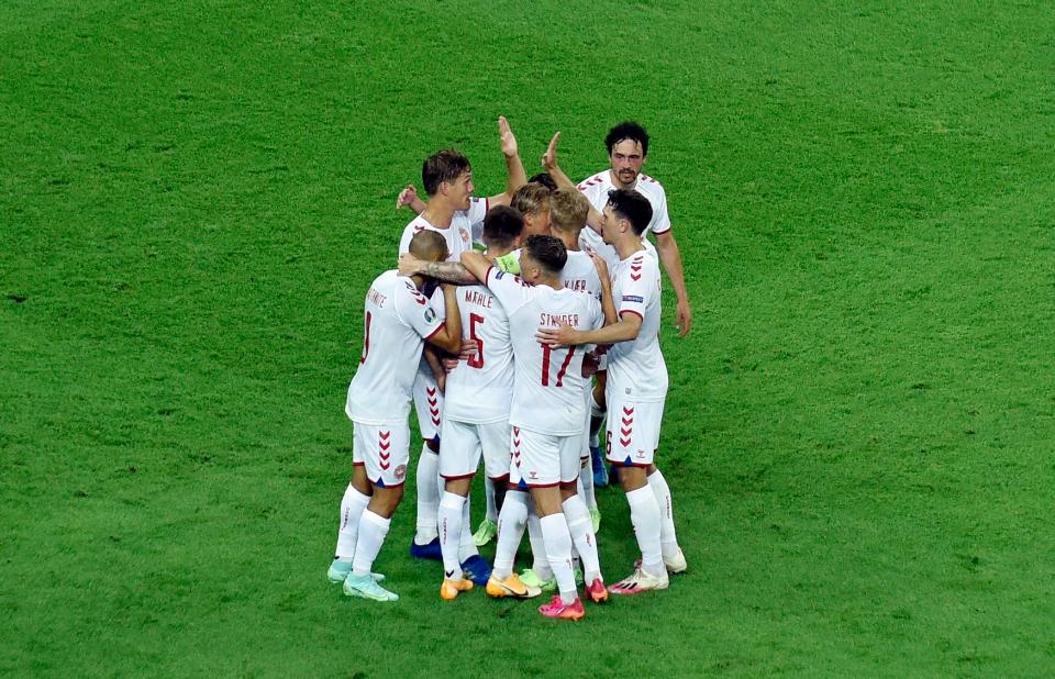 英格兰球员开赛前为啥总唱同一首歌？