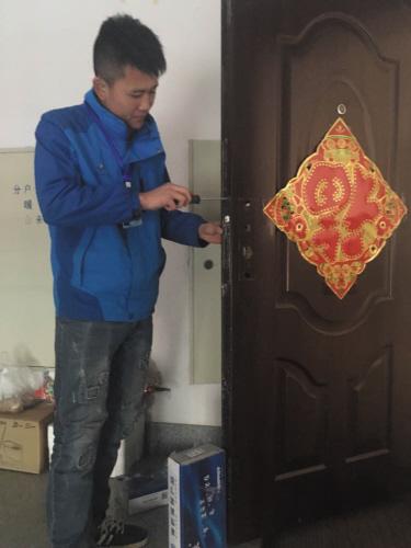 家里防盗真的只能靠换锁吗？