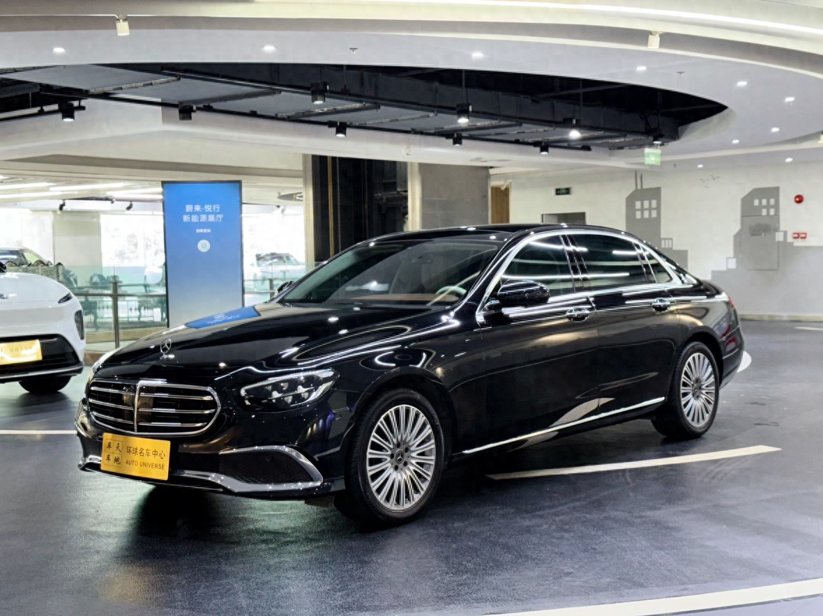 奔驰e300l图片豪华版图片_奔驰E级二手车报价_奔驰E级2022款改款E300L尊贵型轿车
