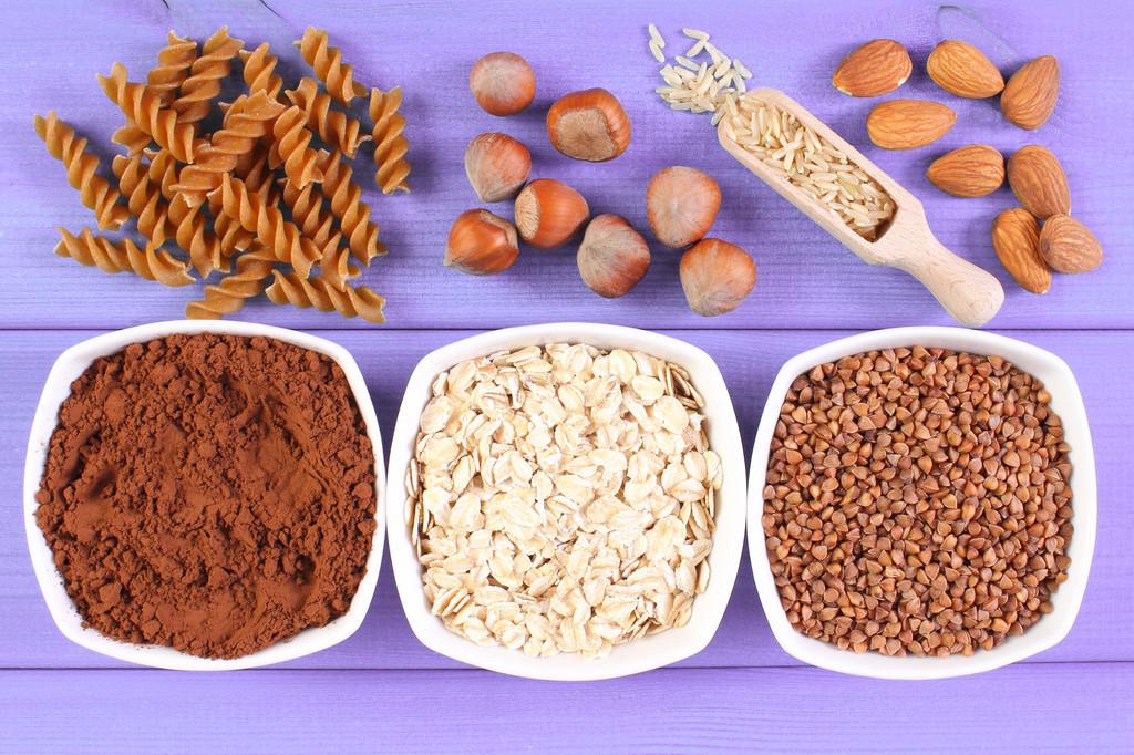 猫咪多大开始吐毛球?这5个信号新手必须知道 猫咪多大开始吐毛球?这5个信号新手必须知道