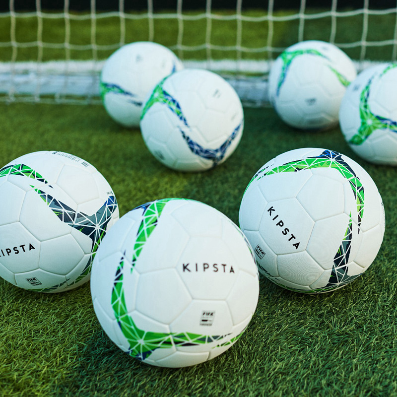 【迪卡侬成人训练足球】弹性适中，日常练球性价比高