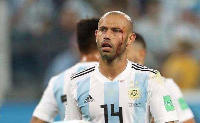 荷兰阿根廷为啥一场比赛能发15张黄牌？