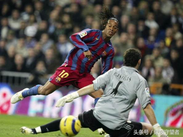 贝克汉姆为啥要坐普通观众席看英伦德比? 贝克汉姆为啥要坐普通观众席看英伦德比?