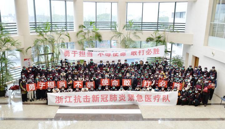 东方体育日报里如何三天组建冠军球队？