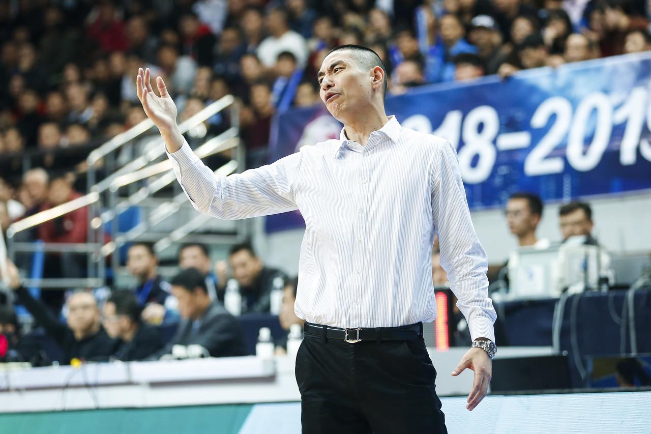 篮球直播受欢迎，腾讯体育、咪咕视频等平台及精彩赛事推荐