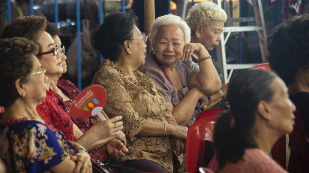 在泰国生活怎么快速找到华人组织？