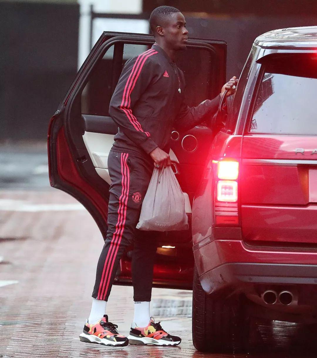 利物浦队长袖标到底意味着什么? 利物浦队长袖标到底意味着什么?