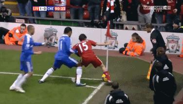 博辛瓦踹人事件为何成为足球史上经典名场面？