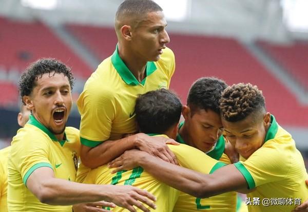 梦见签合同好不好？2025年事业运势与机遇全解析