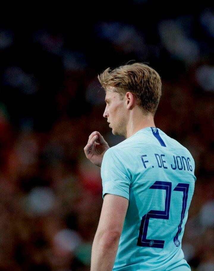 为什么每次曼联打巴萨都像火星撞地球？