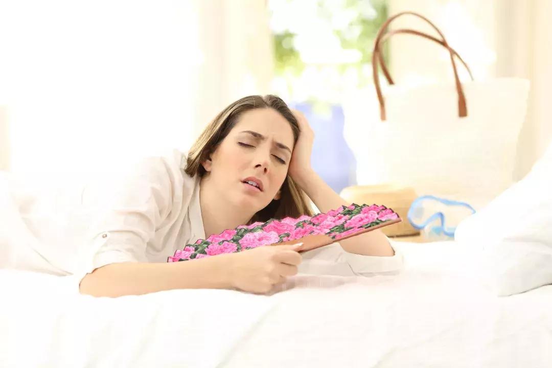 女人睡觉多梦盗汗原因解密：2025年能量场失衡的3大警示