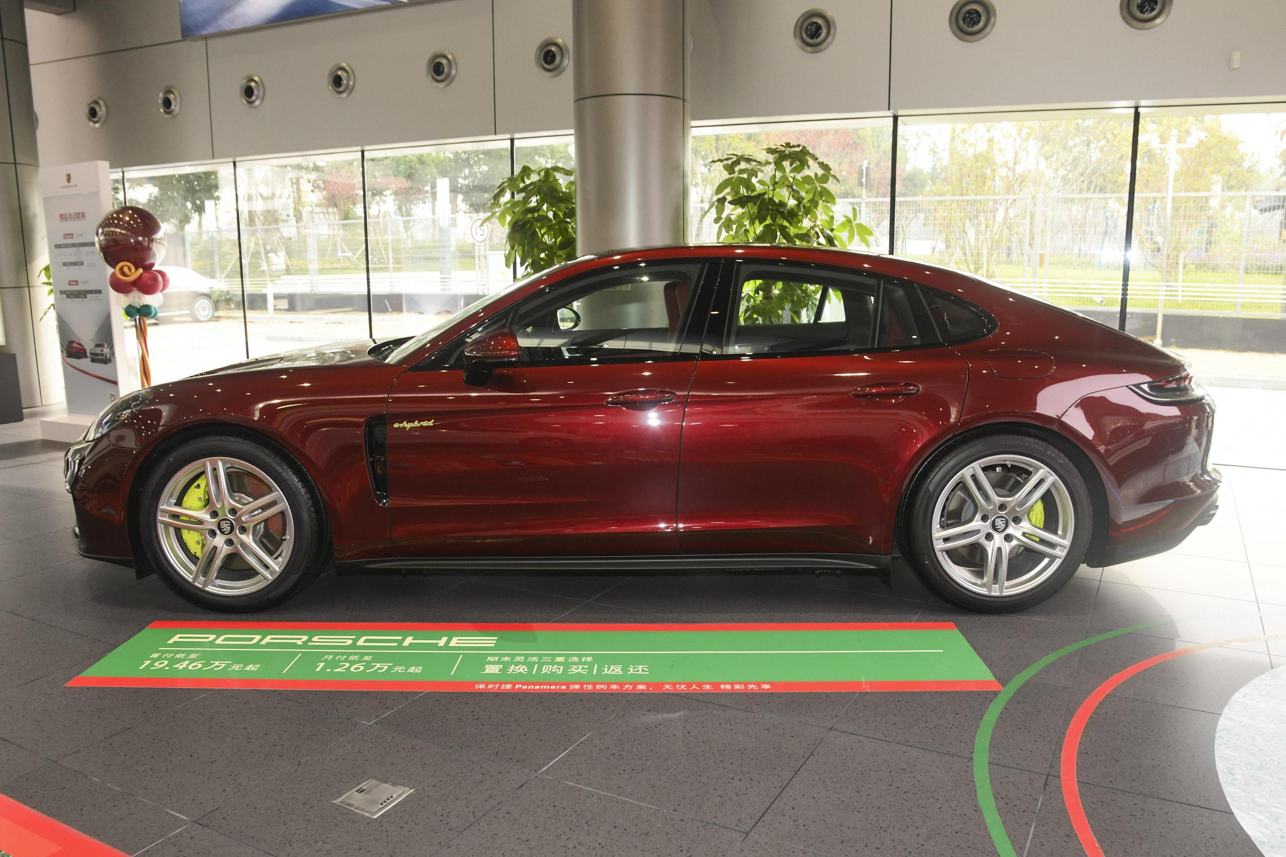 保时捷panamera怎么样 买百万级豪车值不值?养车成本高痛点被Panamera养车费用全解析省XX万击穿 保时捷panamera怎么样 买百万级豪车值不值?养车成本高痛点被Panamera养车费用全解析省XX万击穿