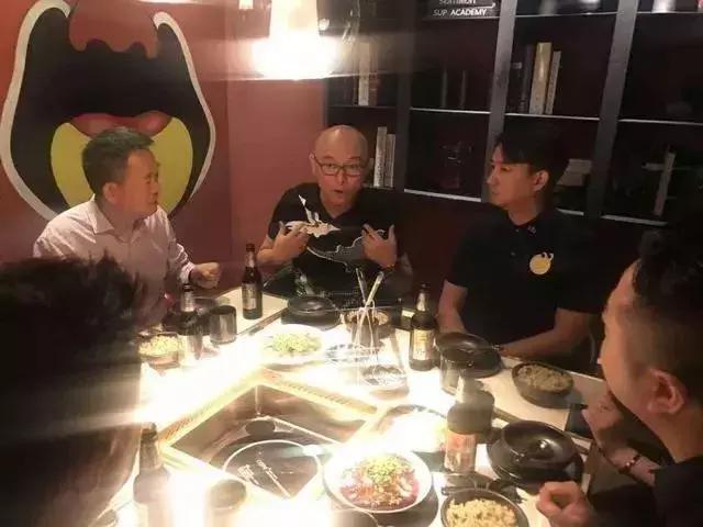 梦见镯子断了预示什么？心理学与玄学双重视角解析