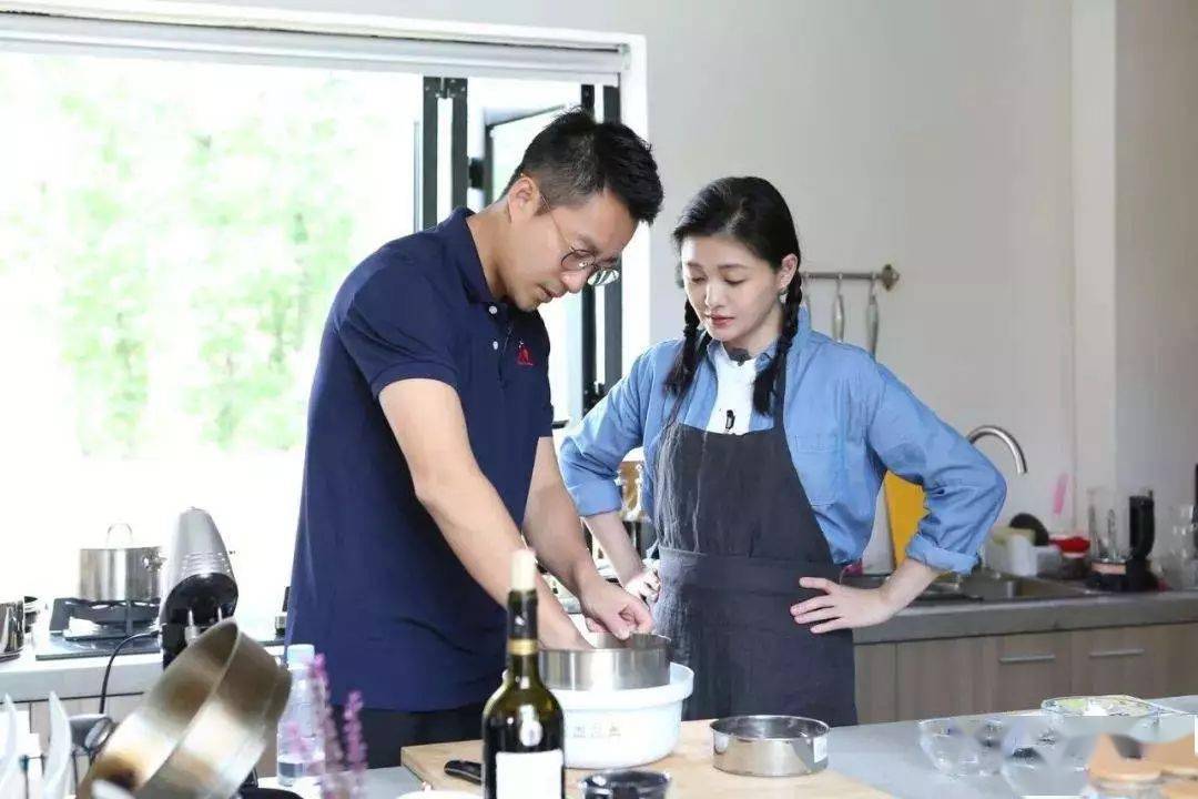 大S与前夫2.2亿和解背后的真相：命理师再曝其婚姻不稳真相！