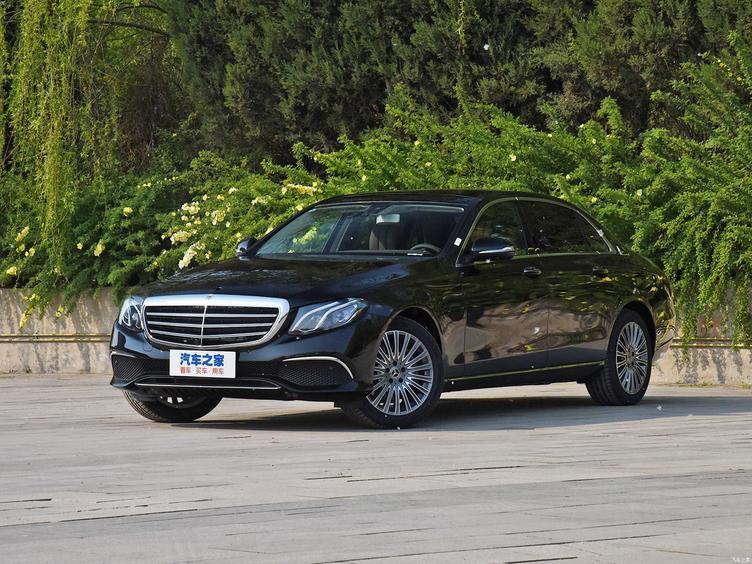 全新宝马5系震撼登场，豪华与科技如何完美融合？深度解析设计、性能、智能配置三大升级，对比奔驰E级有何优势？