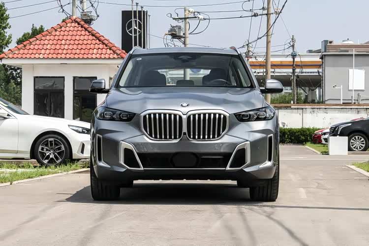 宝马X5顶配落地价多少?2025款价格图片全解析,省钱避坑指南 宝马X5顶配落地价多少?2025款价格图片全解析,省钱避坑指南