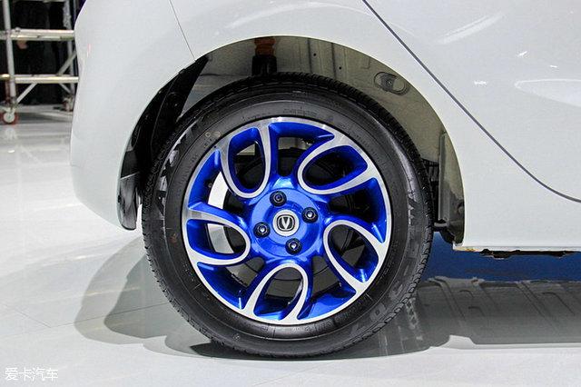 长安铃木奔奔：微型车市场的经典之作，它凭什么成为代步首选？