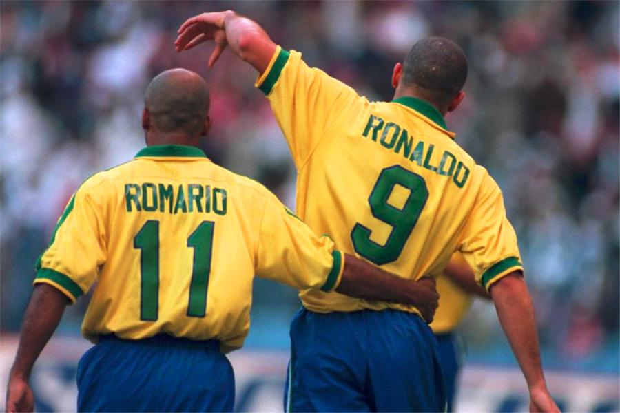 实况足球2013里罗纳尔多真的能单挑整条防线吗？