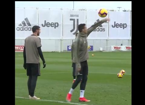 普通人能靠花式足球月入过万吗? 普通人能靠花式足球月入过万吗?