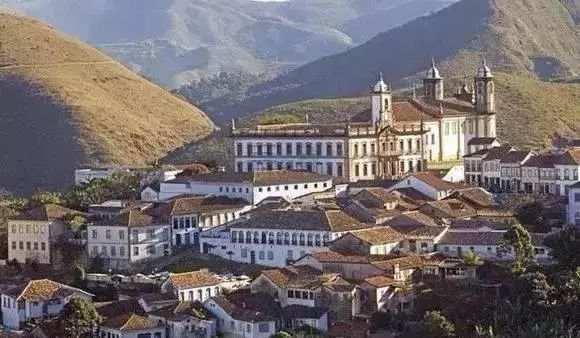 在国外遇到困难该去哪里找靠谱的同胞帮忙？