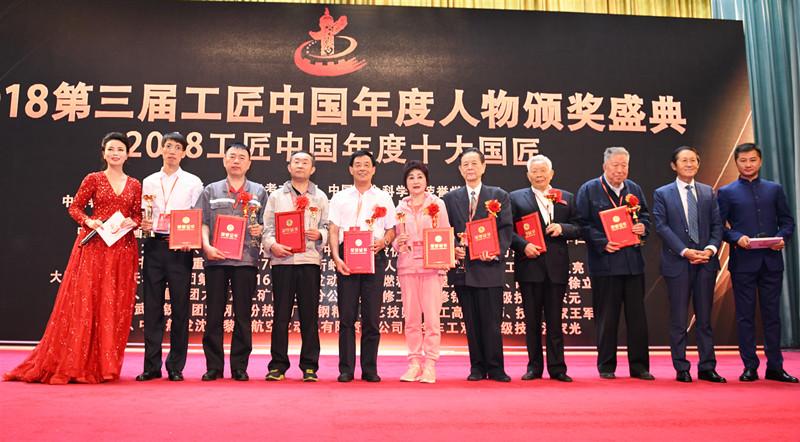 梦见跳舞表演预示什么？2025年运势解析与化解策略