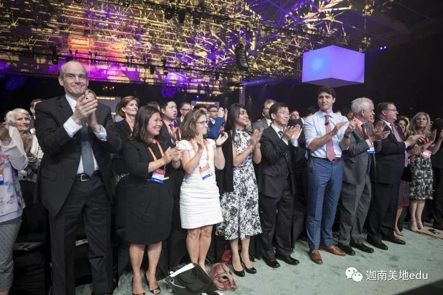 2025年女人梦见摘开心果预示什么？双子座财富密码【解梦指南】