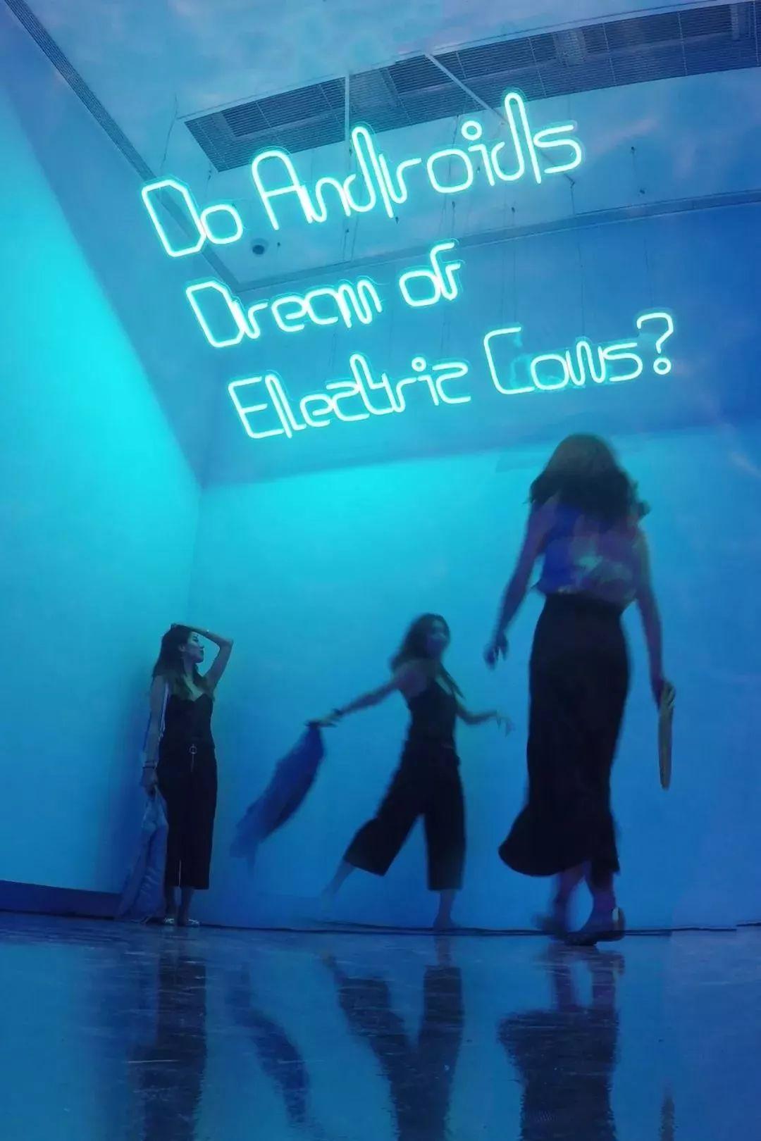 梦见上班玻璃碎了预示什么？2025年深度解析与化解指南