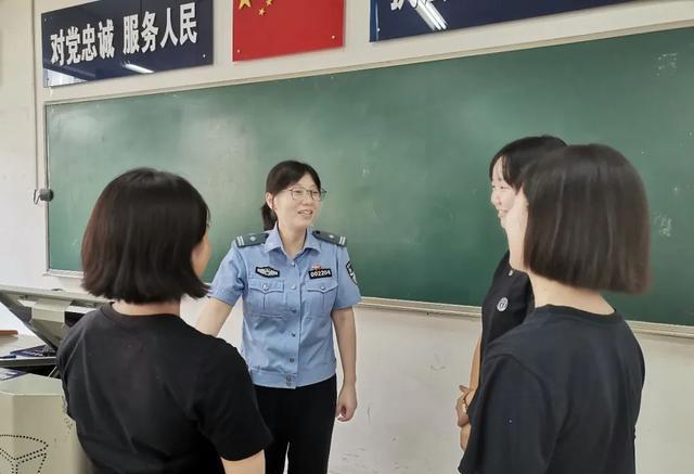 警校女老师担任律师的条件及路径