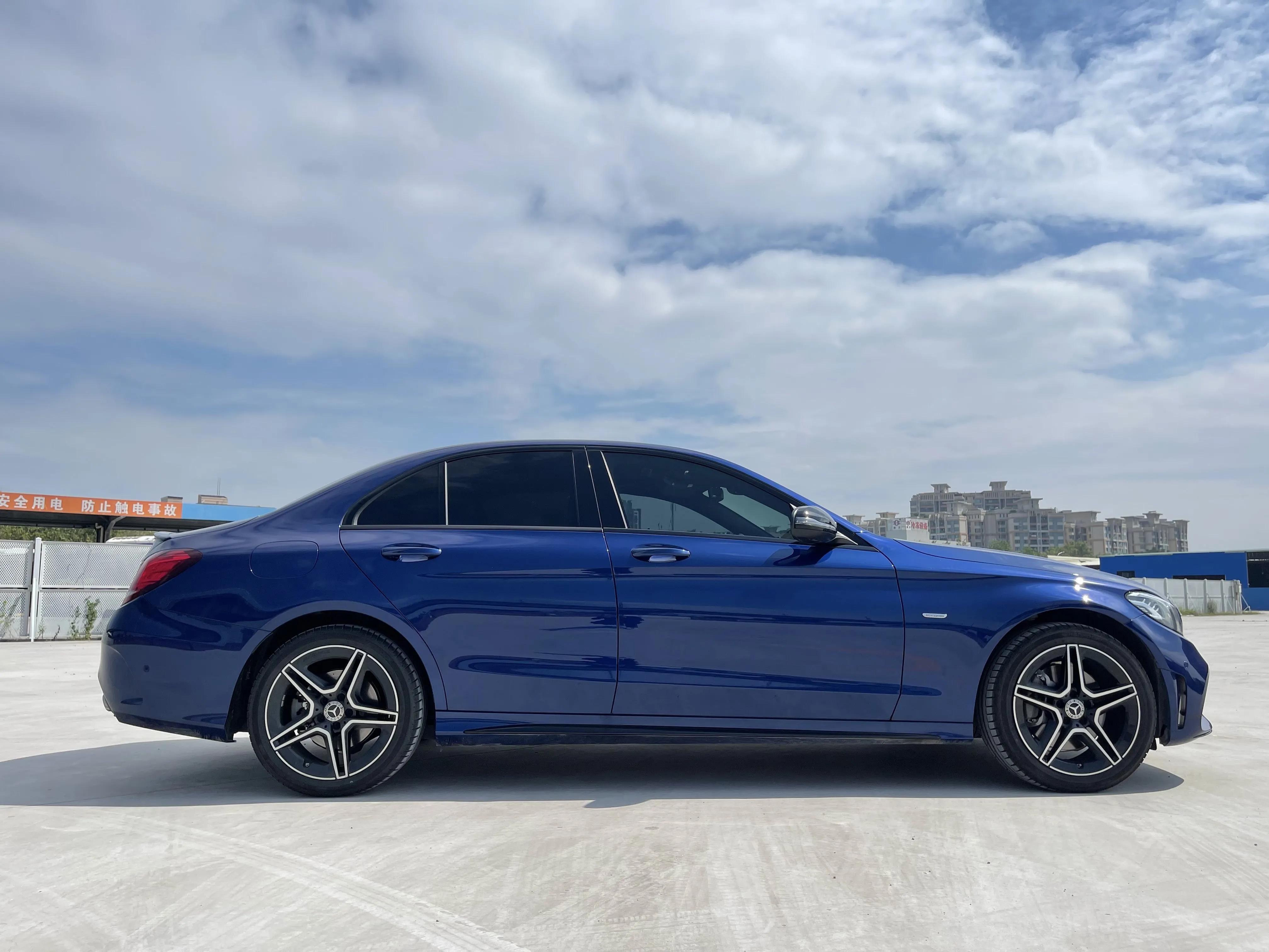 4.5万公里的 2021款奔驰 C级 260L 运动星耀臻藏版值 21.58万吗？