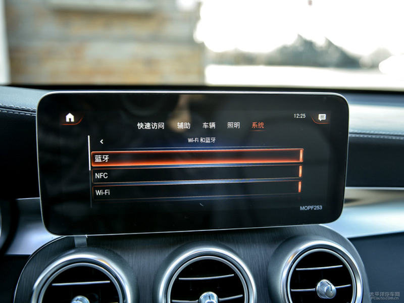 2021款奔驰GLC轿跑SUV内饰评价_奔驰GLC轿跑SUV进口版配置分析_glc260进口轿跑值得买吗