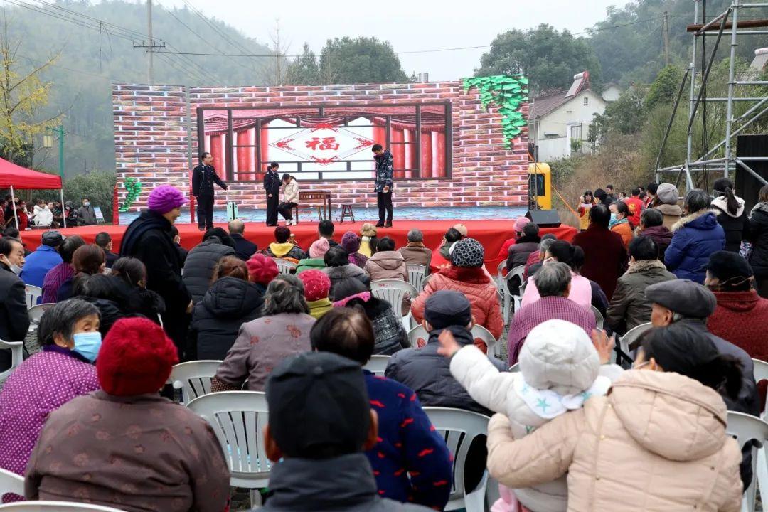 做梦梦见神龛？2025解梦指南：3步破解情感与事业困局